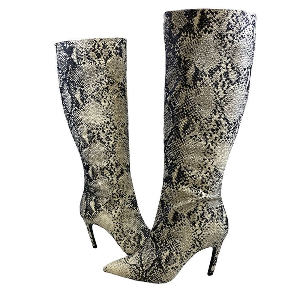 Qupid The Dasha Snake Print Boot Size 6.5 A22 - image 4